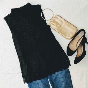 Banana Republic lace sleeveless blouse